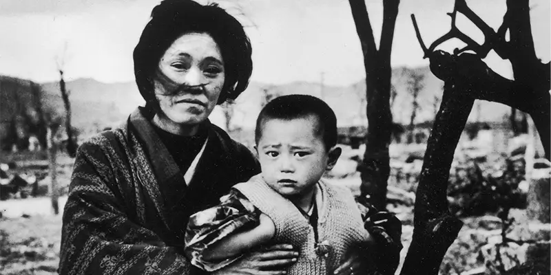 The destruction of hiroshima and nagasaki (2007)